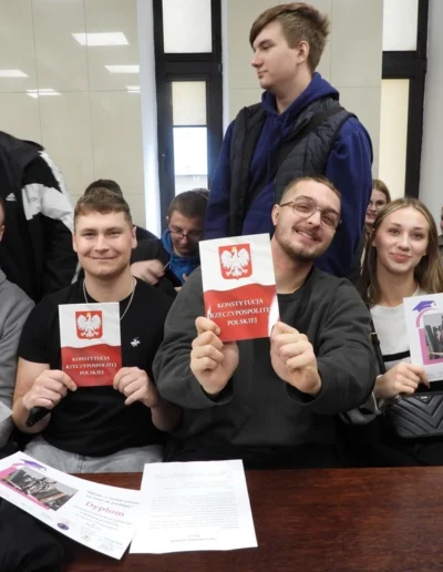 Młodzi w świecie prawa - od teorii do praktyki 10